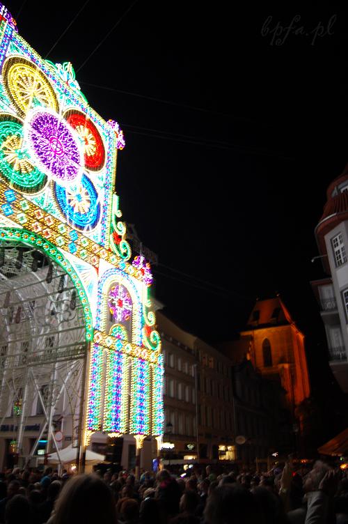 6. Bella Skyway Festival - w głębi po prawej wieża katedry św. św. Janów w Toruniu